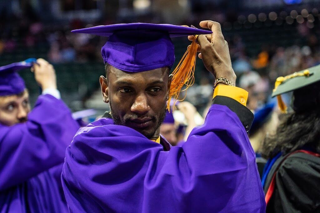 051522-qc-nws-wiugrad